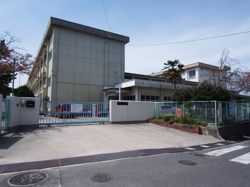 小学校　伏見小学校（小学校）まで615m