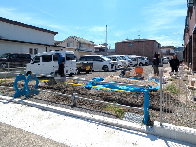 駐車場　建築中