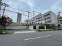中学校　北区立赤羽岩淵中学校（中学校）まで489m