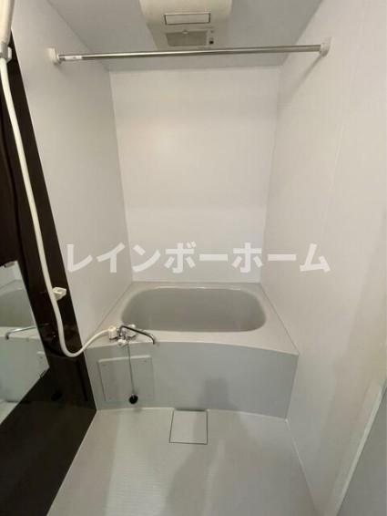 バス・シャワールーム　落ち着いた空間のお風呂です