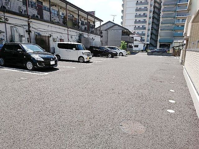 駐車場　駐車場