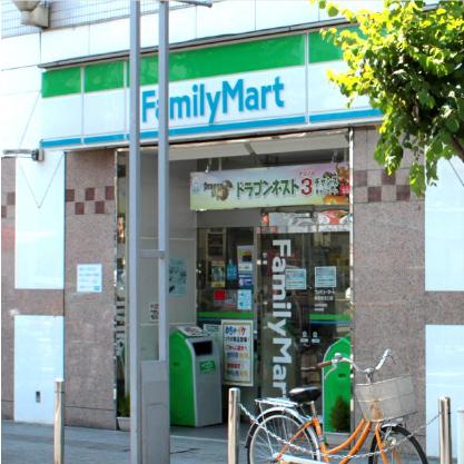 コンビニ　ファミリーマート（コンビニ）まで92m