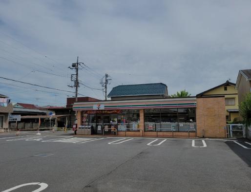 コンビニ　セブンイレブン山手町（コンビニ）まで724m