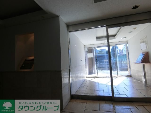 ロビー　オートロック2か所のセキュリティです