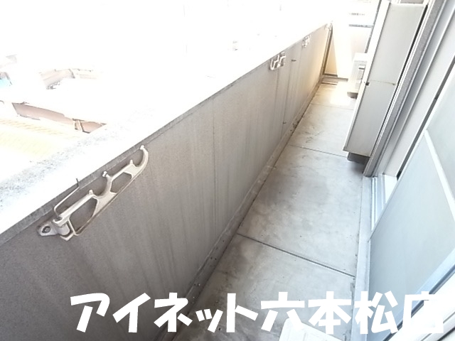 バルコニー　お洗濯物はこちらでどうぞ。