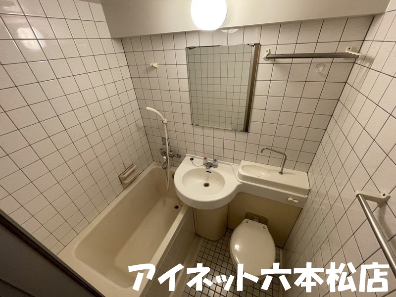 バス・シャワールーム　1日の疲れを癒しましょう。