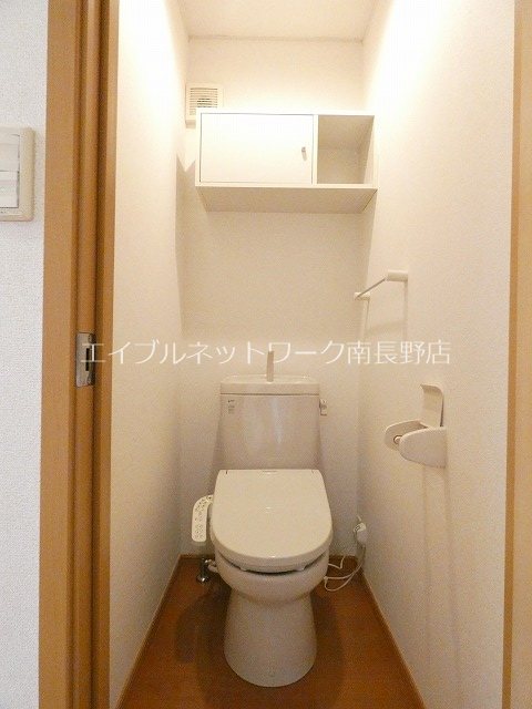 トイレ　参考：101号室（内装・設備が異なる場合があります。）