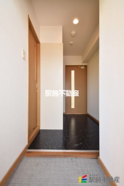 玄関　写真は同タイプ別部屋