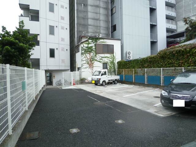 駐車場　★駐車場★（空き状況・使用料等詳細はご確認下さい）