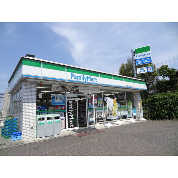 コンビニ　ファミリーマート近鉄久居駅前店（コンビニ）まで757m