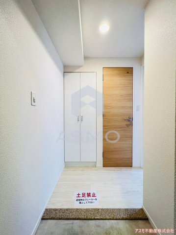 玄関　同マンション別部屋　参考写真