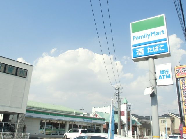 コンビニ　ファミリーマート　片場店（コンビニ）まで283m