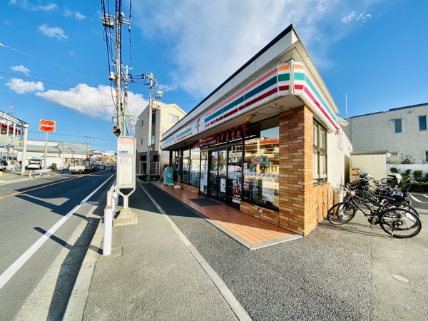 コンビニ　セブンイレブン藤沢弥勒寺２丁目店（コンビニ）まで722m