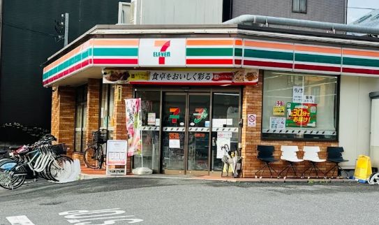 コンビニ　セブンイレブン足立綾瀬1丁目店（コンビニ）まで76m