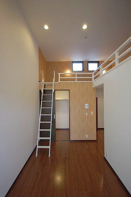 その他　洋室8.9帖　ロフト6.8帖（収納でもお部屋でも使えます）