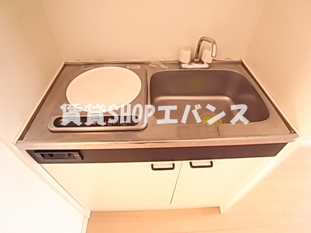 キッチン　コンパクトなキッチンで掃除もラクラク