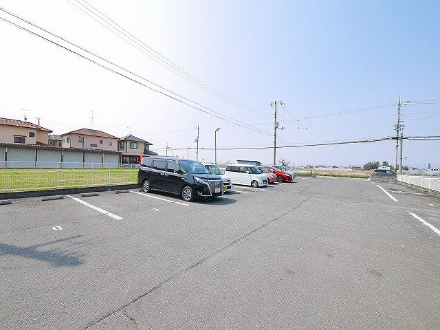 駐車場　駐車場に車を止められます