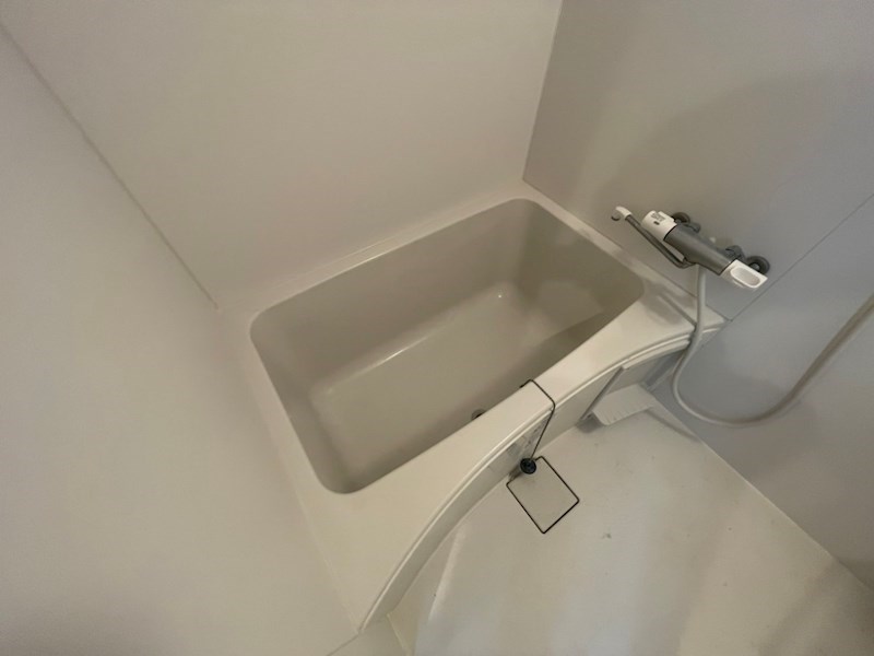 バス・シャワールーム　※同じ建物の別タイプの写真を使用