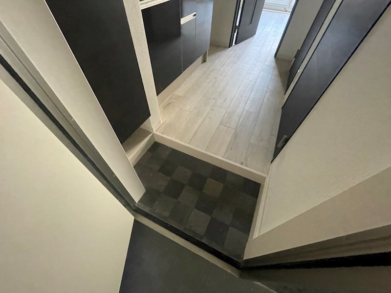 玄関　※同じ建物の別タイプの写真を使用