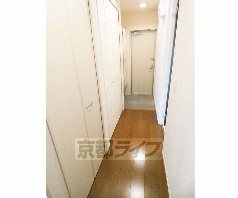 その他部屋・スペース　すっきりとした廊下。