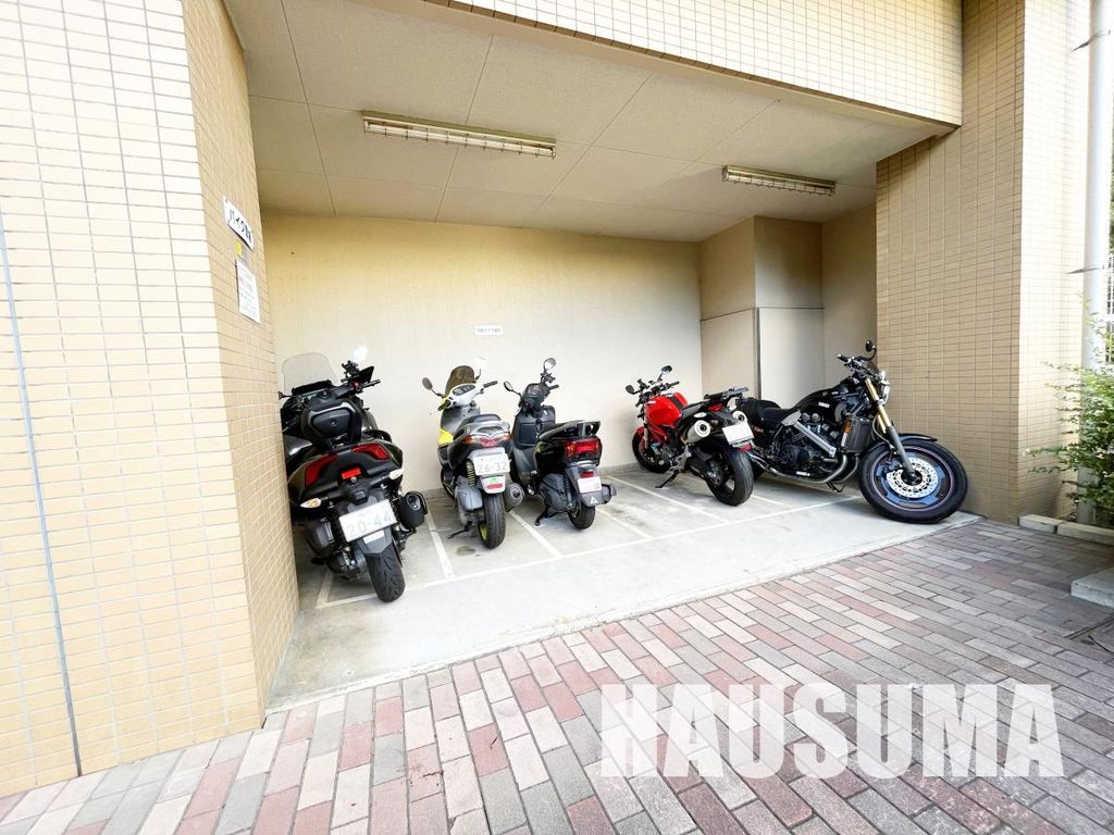 駐車場　駐車場