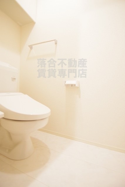 トイレ　温水洗浄暖房便座付き