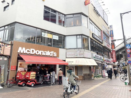 飲食店　マクドナルド 三軒茶屋店（飲食店）まで876m