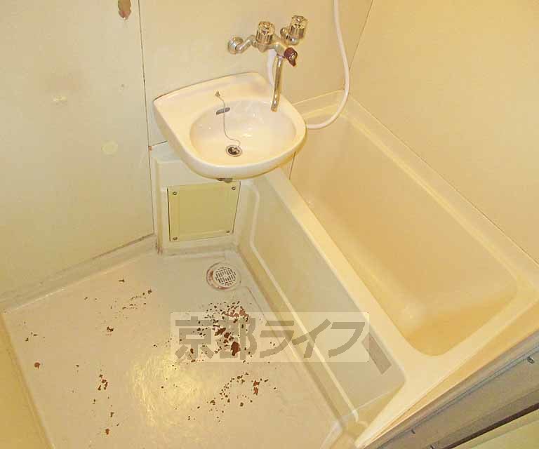 バス・シャワールーム　セパレートなので快適に入浴できます