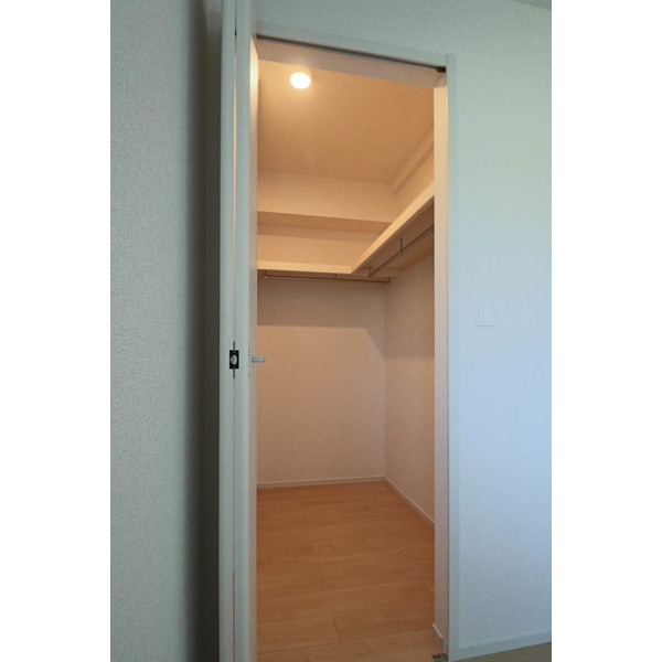 収納　同じ建物の別のお部屋