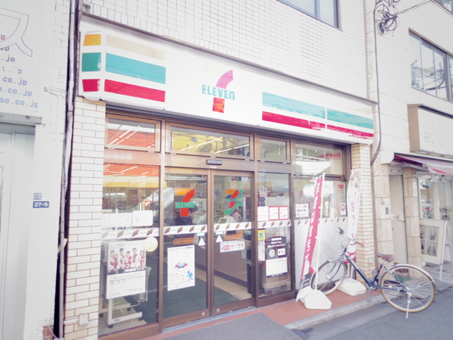 コンビニ　セブンイレブン北区十条駅前店（コンビニ）まで240m