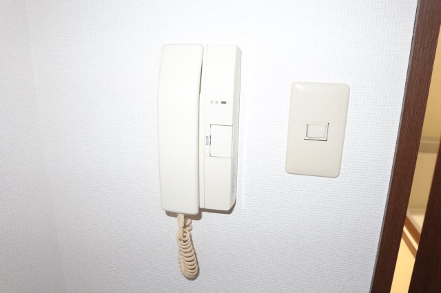 セキュリティ　インターホンで来客を確認できます