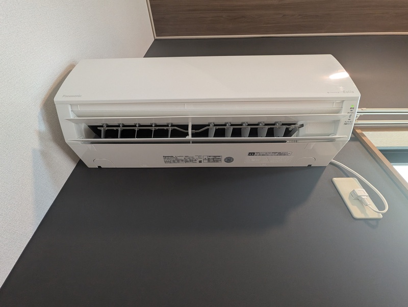 その他設備　新品エアコン付きで、引っ越したその日から快適。