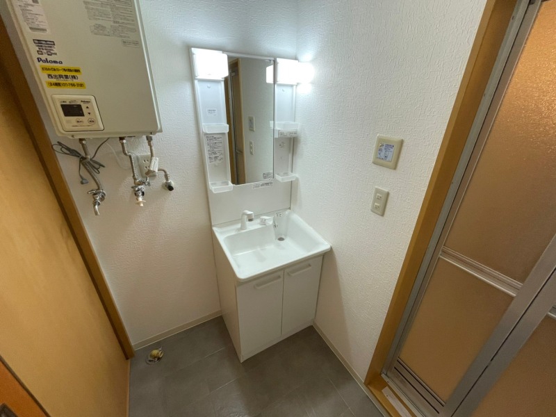 洗面設備　シャンプードレッサー。身支度はここでばっちり。