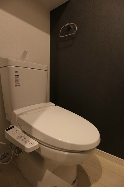 トイレ　※別号室の参考写真になります。