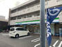 コンビニ　ファミリーマート 千成通店（コンビニ）まで125m