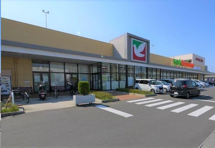 スーパー　ヨークベニマル太子堂店（スーパー）まで566m