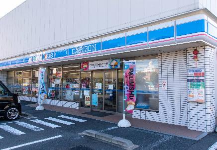 コンビニ　ローソン 青戸六丁目店（コンビニ）まで328m