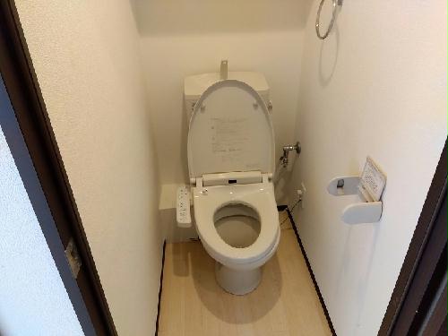 トイレ　温水便座付き♪