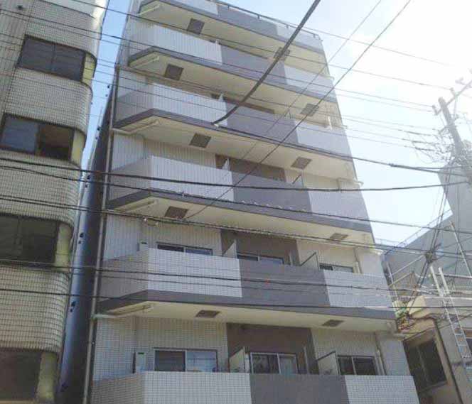 建物外観　★外壁タイル張り、重厚感のある外観★
