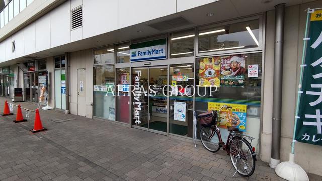 コンビニ　ファミリーマート 狭山市駅西口店（コンビニ）まで398m