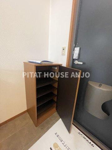 玄関　同物件別部屋