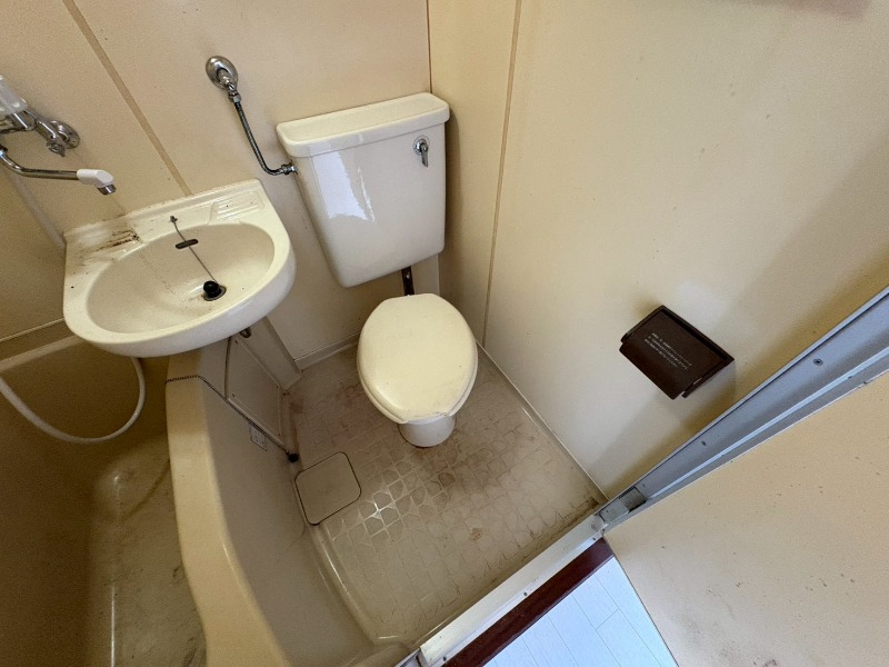トイレ　こちらはトイレです。清潔感があり、安心して使用できます。