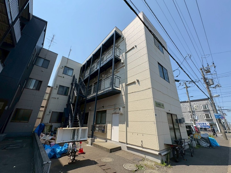 建物外観　札幌市東区北２７条東「北２４条駅ハウス」