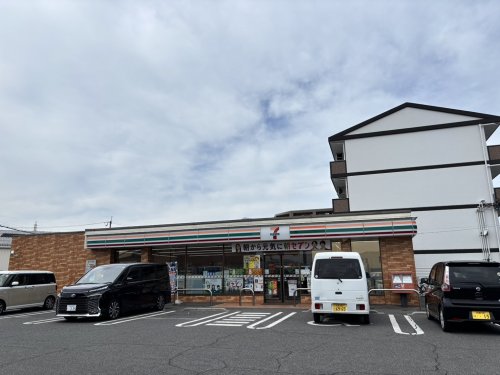コンビニ　セブンイレブン　岸和田小松里町店（コンビニ）まで497m