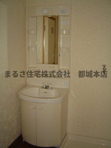 洗面設備　独立洗面化粧台付き