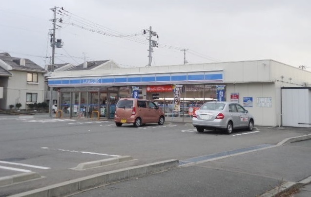 コンビニ　ローソン秋田泉中央３丁目店（コンビニ）まで500m