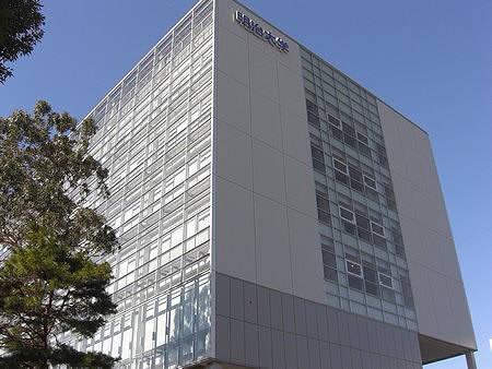大学・短大　私立明治大学和泉キャンパス（大学・短大）まで2016m