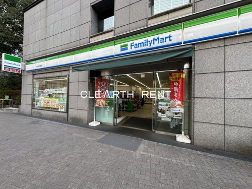 コンビニ　ファミリーマート 初台交差点前店（コンビニ）まで307m