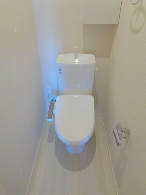 トイレ　トイレは嬉しい温水洗浄便座