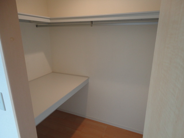 収納　奥行のあるウォークインならお荷物の多い方でも安心です☆
